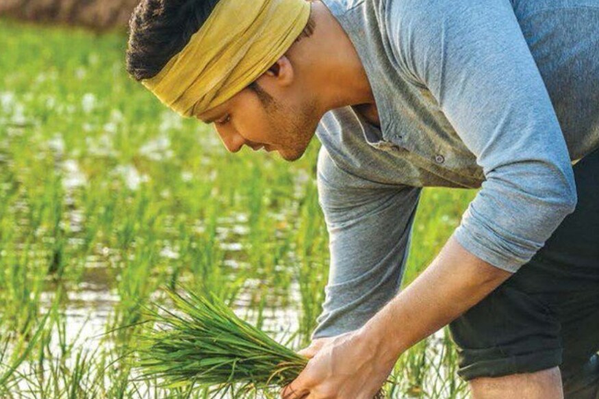 Maharshi movie 27 days Worldwide Collections.. Superstar movie crossed 100 crore share pk.. అనుకున్నట్లుగానే జరిగింది. మహర్షి సినిమా సెంచరీ కొట్టేసాడు. ముఖ్యంగా బాక్సాఫీస్ దగ్గర మరో సినిమా ఏదీ లేకపోవడంతో ఈ చిత్రానికే ప్రేక్షకులు క్యూ కట్టారు. వీకెండ్ మంచి వసూళ్లను తీసుకొస్తున్నాడు మహేశ్ బాబు. maharshi,maharshi movie,maharshi twitter,maharshi collections,maharshi movie ww collections,maharshi 100 crore share,maharshi 200 crore gross,maharshi overseas collections,maharshi 27 days world wide collections,maharshi collections,maharshi movie collections,maharshi box office collections,maharshi movie,maharshi 27 days collections,maharshi total collections,maharshi collection,maharshi box office collection,maharshi 27 day collections,maharshi 4th day collections,maharshi day 27 collections,maharshi overseas collections,maharshi day 27 total collections,telugu cinema,మహర్షి సినిమా,మహర్షి సినిమా డైలాగ్,మహర్షి సినిమా కలెక్షన్లు,నైజాంలో మహర్షి సినిమా కలెక్షన్లు ఊచకోత,నైజాంలో మహర్షి సినిమా కలెక్షన్ల ఊచకోత ఇది ఇండస్ట్రీ రికార్డే,మహర్షి కలెక్షన్స్,