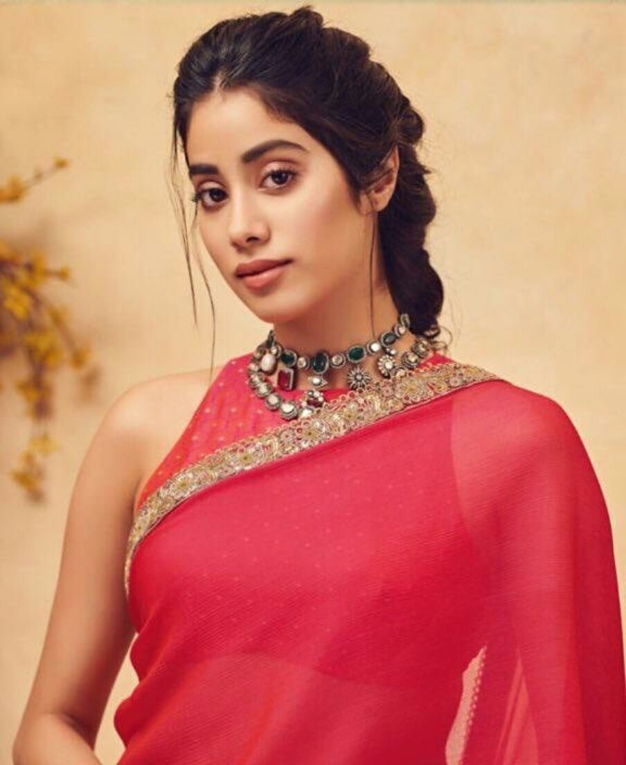  జాన్వీ కపూర్ హాట్ ఫోటోస్ Photo: Twitter