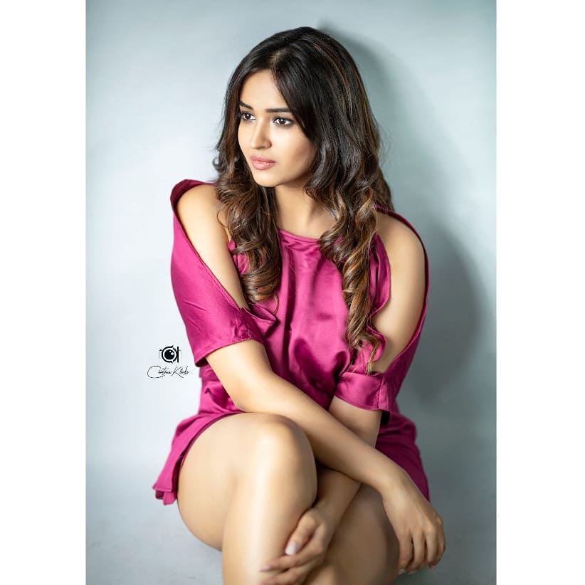  పూజిత పొన్నాడ హాట్ ఫోటోస్ Photo: Instagram.com/pujita.ponnada