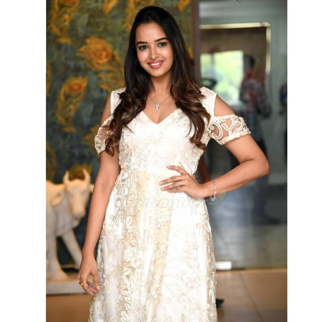  పూజిత పొన్నాడ  ఫోటోస్ Photo: Instagram.com/pujita.ponnada