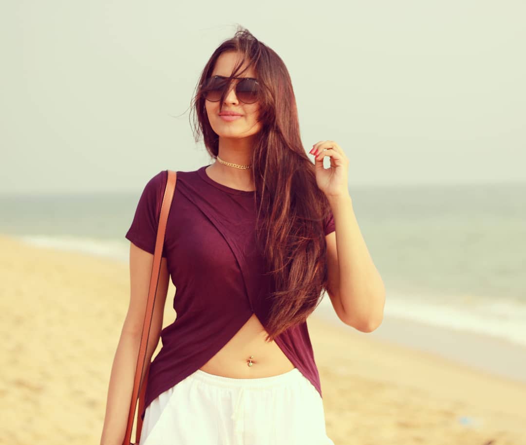  పూజిత పొన్నాడ హాట్ ఫోటోస్ Photo: Instagram.com/pujita.ponnada