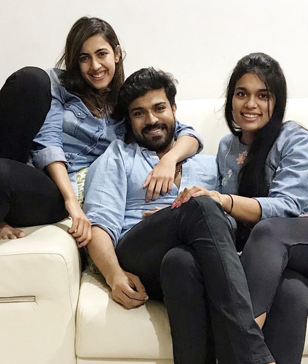 Mega Family Member In One Frame Along with Ram Charan,ram charan,mega family,mega family photos,ram charan twitter,ram charan instagram,ram charan facebook,varun tej,kalyan dev,sai dharam tej,niharika,srija,mega family diwali celebrations,ram charan rare photos,sai dharam tej,mega family diwali pics,ram charan about mega family,mega family videos,mega family heroes,mega family updates,ram charan about mega family celebrations,ram charan movies,chiranjeevi,mega family unseen pics,ram charan about pawan kalyan,ram charan unseen pics,ram charan family,rrr,rrr ram charan,rajamouli rrr ram charan,రామ్ చరణ్,రామ్ చరణ్ మెగా ఫ్యామిలీ,మెగా ఫ్యామిలీ,సాయి ధరమ్ తేజ్,వరుణ్ తేజ్,కళ్యాణ్ దేవ్,శ్రీజ,నిహారిక కొణిదెల,మెగా ఫ్యామిలీ ఫోటోస్,