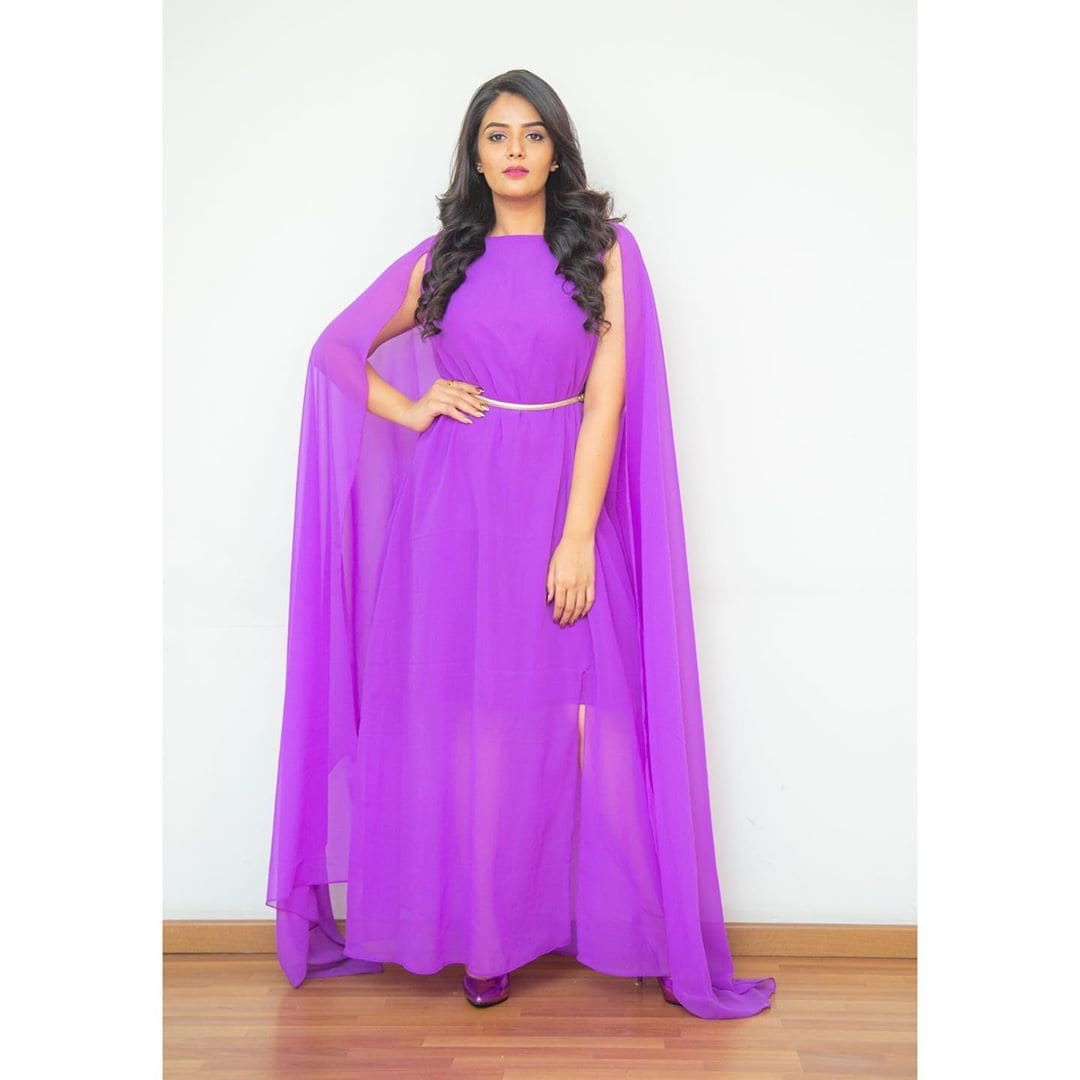 యాంకర్ శ్రీముఖి హాట్ ఫోటోషూట్ Photo: Instagram.com/sreemukhi