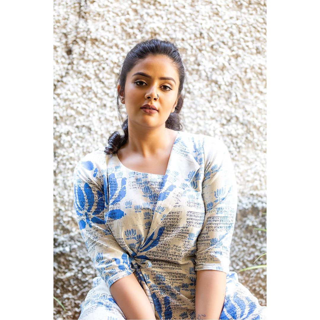 యాంకర్ శ్రీముఖి హాట్ ఫోటోషూట్ Photo: Instagram.com/sreemukhi