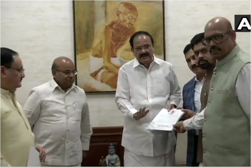 <blockquote class="twitter-tweet" data-lang="en"><p lang="en" dir="ltr">History keeps on repeating itself ...The way Nadendla Bhasker Rao back stabbed NTR when he was abroad now the TDP leaders have backstabbed CBN when he is abroad</p>— Ram Gopal Varma (@RGVzoomin) <a href="https://twitter.com/RGVzoomin/status/1141907281073754113?ref_src=twsrc%5Etfw">June 21, 2019</a></blockquote> <script async src="https://platform.twitter.com/widgets.js" charset="utf-8"></script>