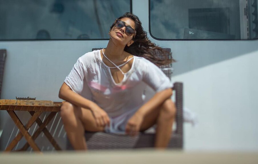  శ్రియ హాట్ ఫోటోస్ Photo: Instagram.com/shriya_saran1109