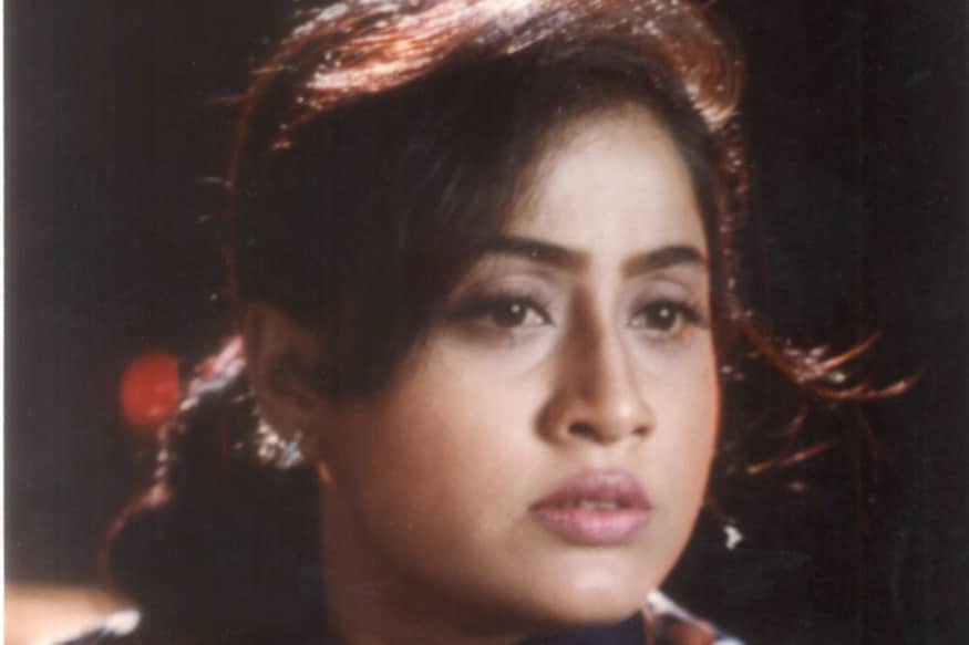 Actress Vijayashanti shocking comments for not having children.. Here behind the story pk.. జూన్ 24న విజయశాంతి పుట్టిన రోజు. దాంతో ఈమె చాలా రోజుల తర్వాత మీడియా ముందుకొచ్చింది. తన గురించి.. తన జీవితంలో జరిగిన ఆసక్తికరమైన విషయాల గురించి మనసు విప్పి మాట్లాడింది విజయశాంతి. vijayashanti,vijayashanti twitter,vijayashanti instagram,vijayashanti movies,vijayashanthi,vijayashanti about not having children,vijayashanti husband,vijayashanti latest news,vijayashanti songs,vijayashanti speech,vijayashanti news,vijayashanti reveals shocking facts about not having children,vijayashanti real life,actress vijayashanti shocking comments for not having children,vijayashanti comments on kcr,vijayashanti personal life,vijayashanthi children's,telugu cinema,విజయశాంతి,విజయశాంతి సినిమాలు,విజయశాంతి పిల్లలు,విజయశాంతి భర్త,విజయశాంతి ఫ్యామిలీ,తెలుగు సినిమా