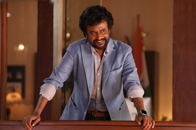 super star rajinikanth Darbar movie latest pics go viral on social media,rajinikanth darbar movie stills,rajinikanth darbar new stills,rajinikanth,darbar,darbar rajinikanth,sunil shetty,sunil shetty vilan in rajinikanth darbar movie,rajinikanth sunil shetty,sunil shetty twitter,rajinikanth twitter,nayanathara,nayanathara twitter,nayanathara rajinikanth,darbar rajinikanth arm,rajinikanth darbar,darbar trailer,darbar first look,darbar teaser,rajini darbar,darbar official teaser,darbar breakdown,darbar movie,rajinikanth ar murugadoss movie,darbar rajini film,darbar motion poster,darbar ar murugadoss,darbar latest update,superstar rajinikanth,rajinikanth latest speech,thalaivar rajinikanth 167,rajini,darbar shooting spot,kollywood,దర్బార్,దర్బార్ ఫస్ట్ షెడ్యూల్ కంప్లీట్,రజినీకాంత్,రజినీకాంత్ దర్బార్,రజినీకాంత్ సునీల్ శెట్టి,రజినీకాంత్ దర్బార్ లో విలన్ గా సునీల్ శెట్టి,నయనతార,నయనతార రజినీకాంత్,తెలుగు సినిమా,తమిళ సినిమా,కోలీవుడ్,దర్బార్లో రజినీకాంత్ న్యూ లుక్,న్యూ లుక్లో అదరగొడుతున్న సూపర్ స్టార్,