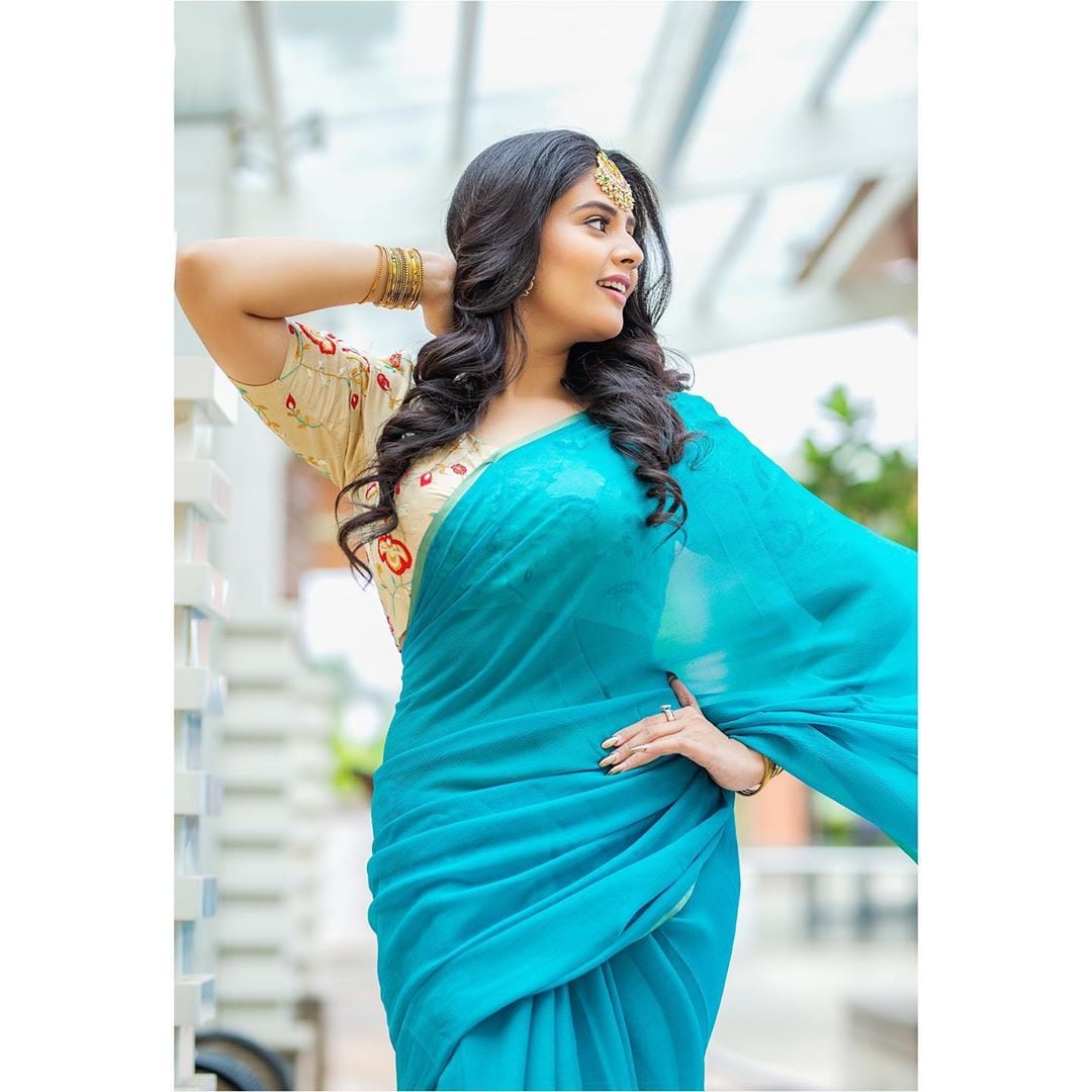 యాంకర్ శ్రీముఖి ఫోటోషూట్ Photo: Instagram.com/sreemukhi