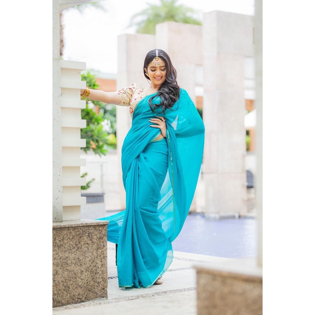 యాంకర్ శ్రీముఖి ఫోటోషూట్ Photo: Instagram.com/sreemukhi