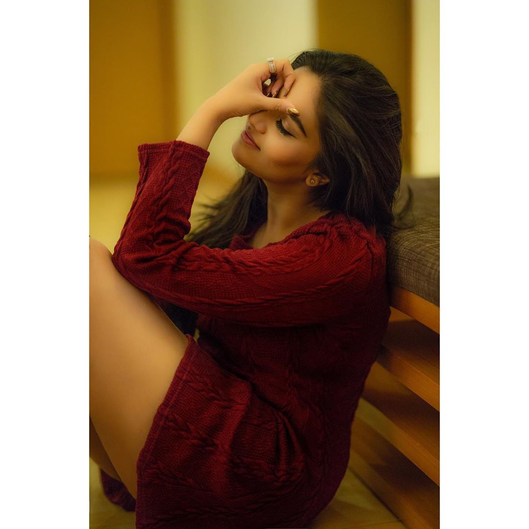 శ్రీముఖి ఫోటో షూట్ Photo: Instagram.com/sreemukhi