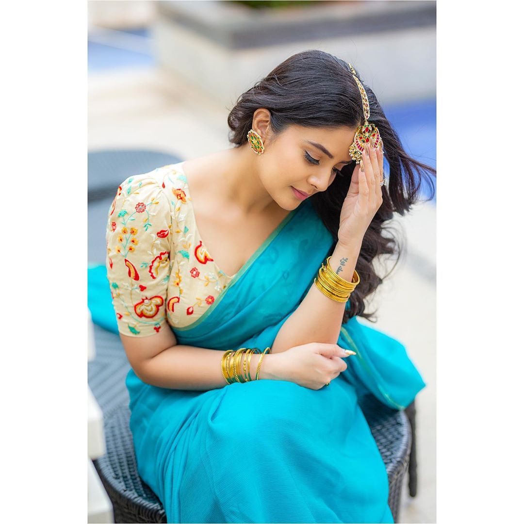 యాంకర్ శ్రీముఖి ఫోటోషూట్ Photo: Instagram.com/sreemukhi