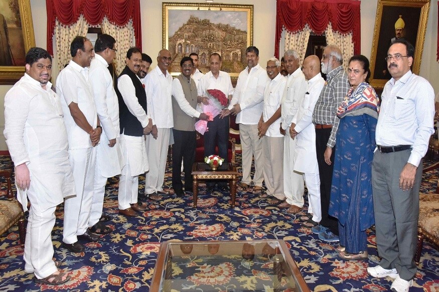 Opposition leaders meet governor narasimhan,secretariat building dismantle,janareddy,revanth reddy,shabbir ali,congress,kodandaram,dk aruna,governor narasimhan,vivek,గవర్నర్ నరసింహన్తో విపక్ష నేతల భేటీ,రేవంత్ రెడ్డి,జానారెడ్డి,షబ్బీర్ అలీ,కోదండరామ్