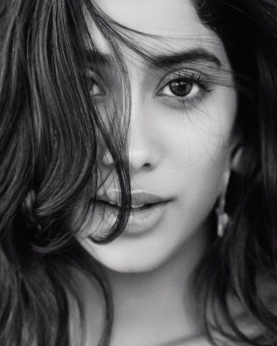  జాన్వీ కపూర్ హాట్ ఫోటోస్ Photo: Instagram.com/janhvikapoor