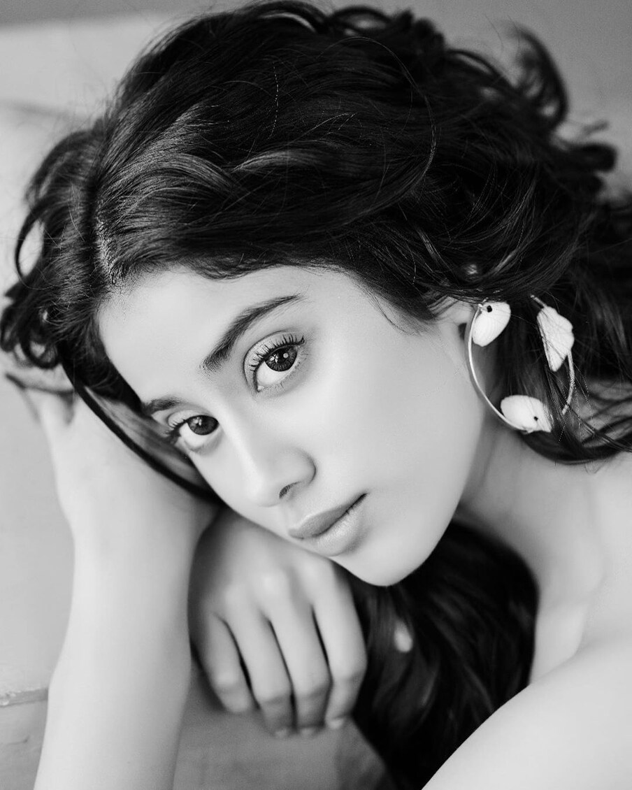  జాన్వీ కపూర్ హాట్ ఫోటోస్ Photo: Instagram.com/janhvikapoor