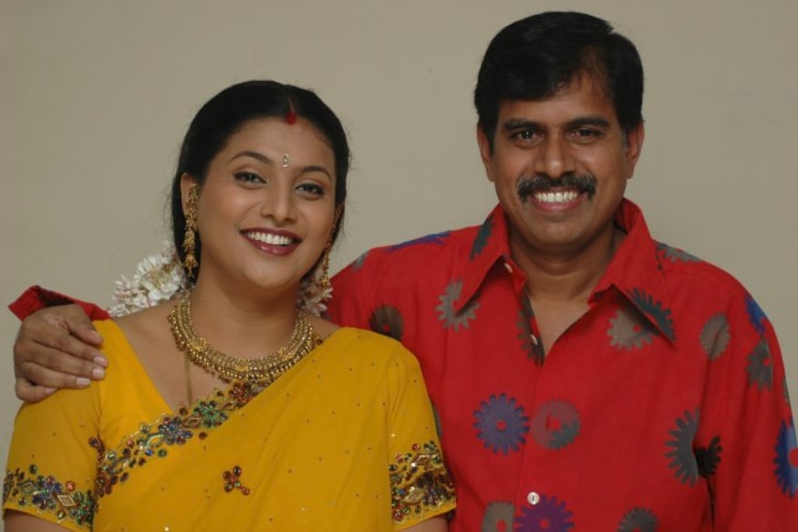 MLA Roja husband, Director RK Selvamani elected as President of Tamil Film Directors' Union pk.. రోజా ఇప్పుడు తెలుగు రాజకీయాల్లో చక్రం తిప్పుతున్నారు. వైసీపీ విజయం సాధించడంతో ఈమె కూడా బిజీ అయిపోయారు. ఇక ఆమె భర్త సెల్వమణి కూడా తమిళనాట చక్రం తిప్పుతున్నారు. mla roja,roja selvamani,ycp mla roja,actress roja,rk selvamani president of tamil directors union,rk selvamani presidient directors union,ks ravi kumar vice president,actress roja husband rk selvamani birthday celebration,actress roja selvamani,mla roja husband,roja,mla roja husband rk selvamani birthday,actress roja's husband selvamani details,jabardasth roja,roja selvamani family photos,roja husband,roja daughter,selvamani,mla roja husband selvamani emotional,rk selvamani,rk selvamani speech,rk selvamani elected president of tamil film directors,rk selvamani roja,fefsi president,rk selvamani win,rk selvamani win for fefsi union election,rk selvamani tamil movies,r k selvamani,tamil film industry,latest tamil news,tamil nadu film director's union press meet,tamil cinema,ఆర్కే సెల్వమణి,రోజా భర్త సెల్వమణి,తమిళ సినీ దర్శకుల సంఘం అధ్యక్షుడిగా సెల్వమణి,తమిళ్ సినిమా