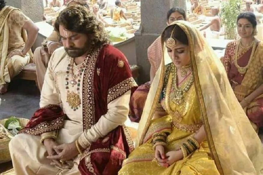 Lady Super Star Nayanthara insults Megastar Chiranjeevi and She is not coming for Sye Raa Narasimha Reddy promotions pk ఇండస్ట్రీలో కొందరు హీరోయిన్ల తీరు ఎప్పటికీ మారదు. వాళ్లు ఎన్ని సినిమాలు చేసినా కూడా వర్కింగ్ స్టైల్ మాత్రం మార్చుకోరు. ఇప్పుడు నయనతారను చూస్తుంటే ఇదే అనిపిస్తుంది. sye raa,sye raa movie,sye raa movie teaser,sye raa movie promotions,chiranjeevi sye raa,chiranjeevi nayanthara,chiranjeevi nayanthara sye raa movie,sye raa movie promotions,nayanthara sye raa promotions,telugu cinema,చిరంజీవి,నయనతార,సైరా ప్రమోషన్స్,తెలుగు సినిమా,సైరా నరసింహా రెడ్డి టీజర్