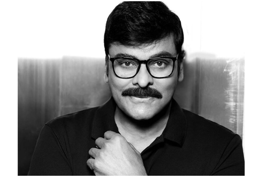  చిరంజీవి తమ్ముడు నాగబాబు అంజనా ప్రొడక్షన్స్‌లో తెరకెక్కిన ‘రుద్రవీణ’ ‘త్రినేత్రుడు’ సినిమాలకు సమర్పకుడిగా వ్యవహరించారు. (Instagram/Photo)