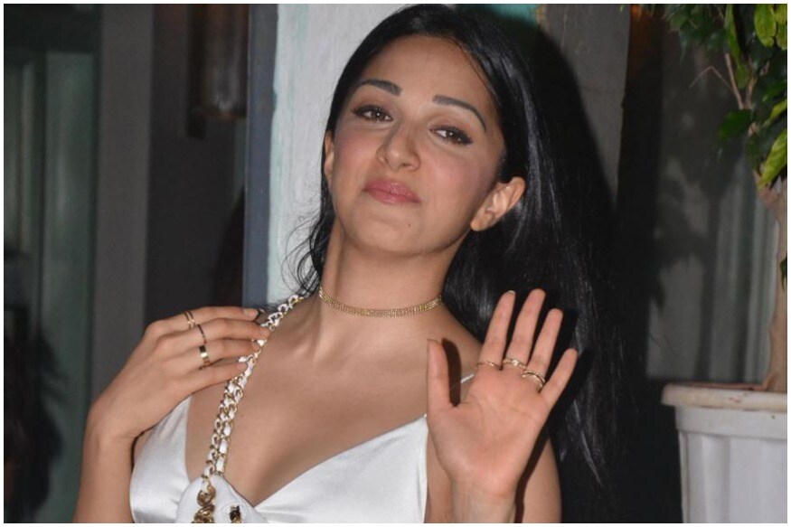 Bollywood beauty Kiara Advani will romance with Tamil Super Star Vijay very soon in Lokesh Kanakaraj movie pk భరత్ అనే నేను సినిమాతో తెలుగు ప్రేక్షకులకు పరిచయమైన బ్యూటీ కియారా అద్వానీ. తొలి సినిమాతోనే తనకంటూ ప్రత్యేక గుర్తింపు సంపాదించుకుంది ఈ ముద్దుగుమ్మ. kiara advani,kiara advani twitter,kiara advani instagram,kiara advani facebook,kiara advani hot,kiara advani hot photos,kiara advani hot videos,kiara advani movies,kiara advani movie scenes,kiara advani kabir singh movie,kiara advani kiss scenes,kiara advani vijay movie,kiara advani telugu movies,kiara advani vijay lokesh kanakaraj movie,kiara advani hot video songs,telugu cinema,కియారా అద్వానీ,కియారా అద్వానీ హాట్,కియారా అద్వానీ హాట్ ఫోటోస్,కియారా అద్వానీ విజయ్,కియారా అద్వానీ కబీర్ సింగ్,తెలుగు సినిమా