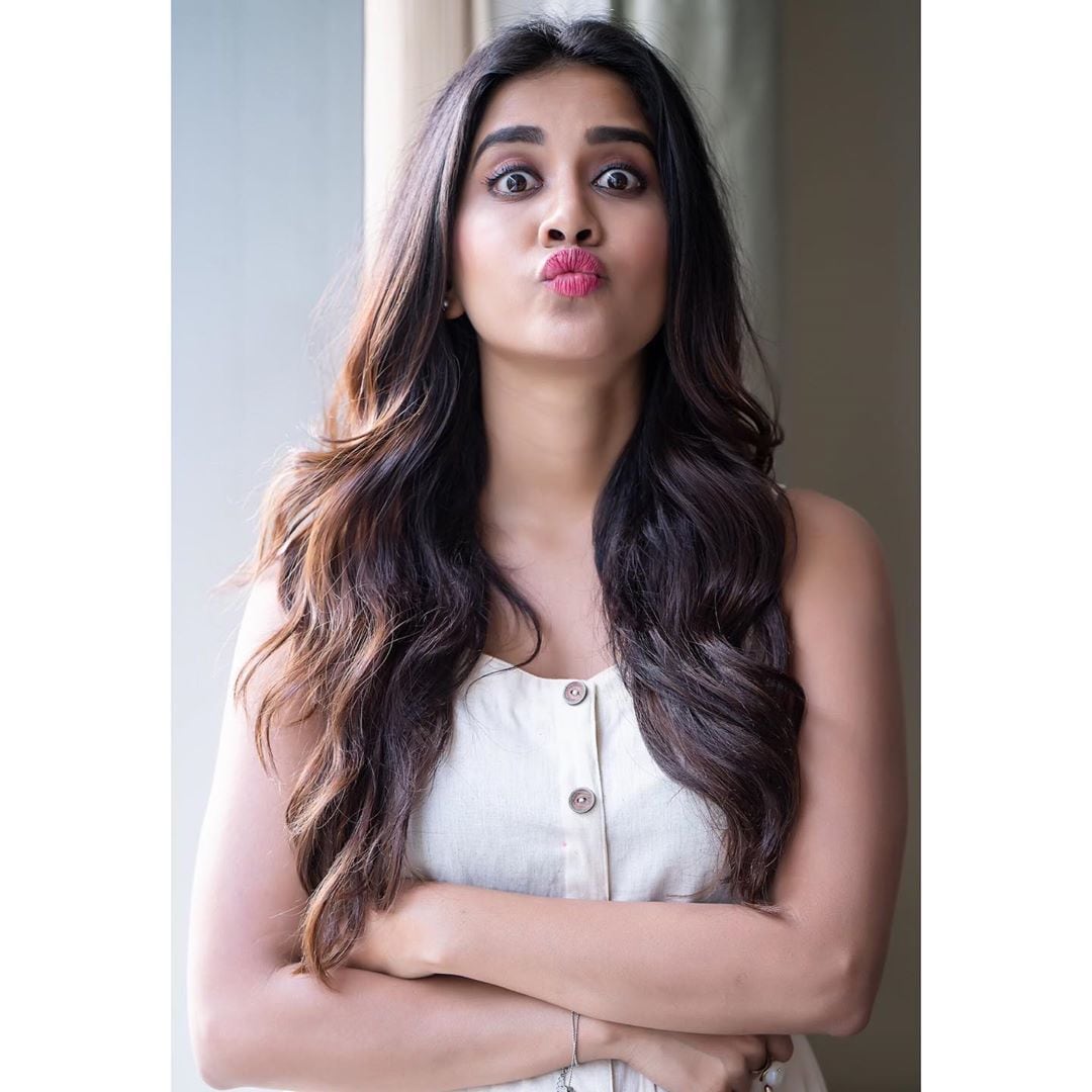 నభా నటేష్ హాట్ ఫోటోస్ Photo: Instagram.com/nabhanatesh