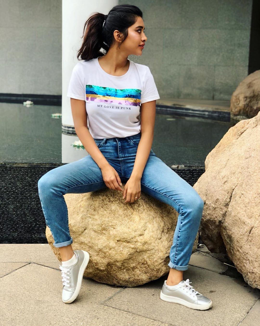 నభా నటేష్ హాట్ ఫోటోస్ Photo: Instagram.com/nabhanatesh