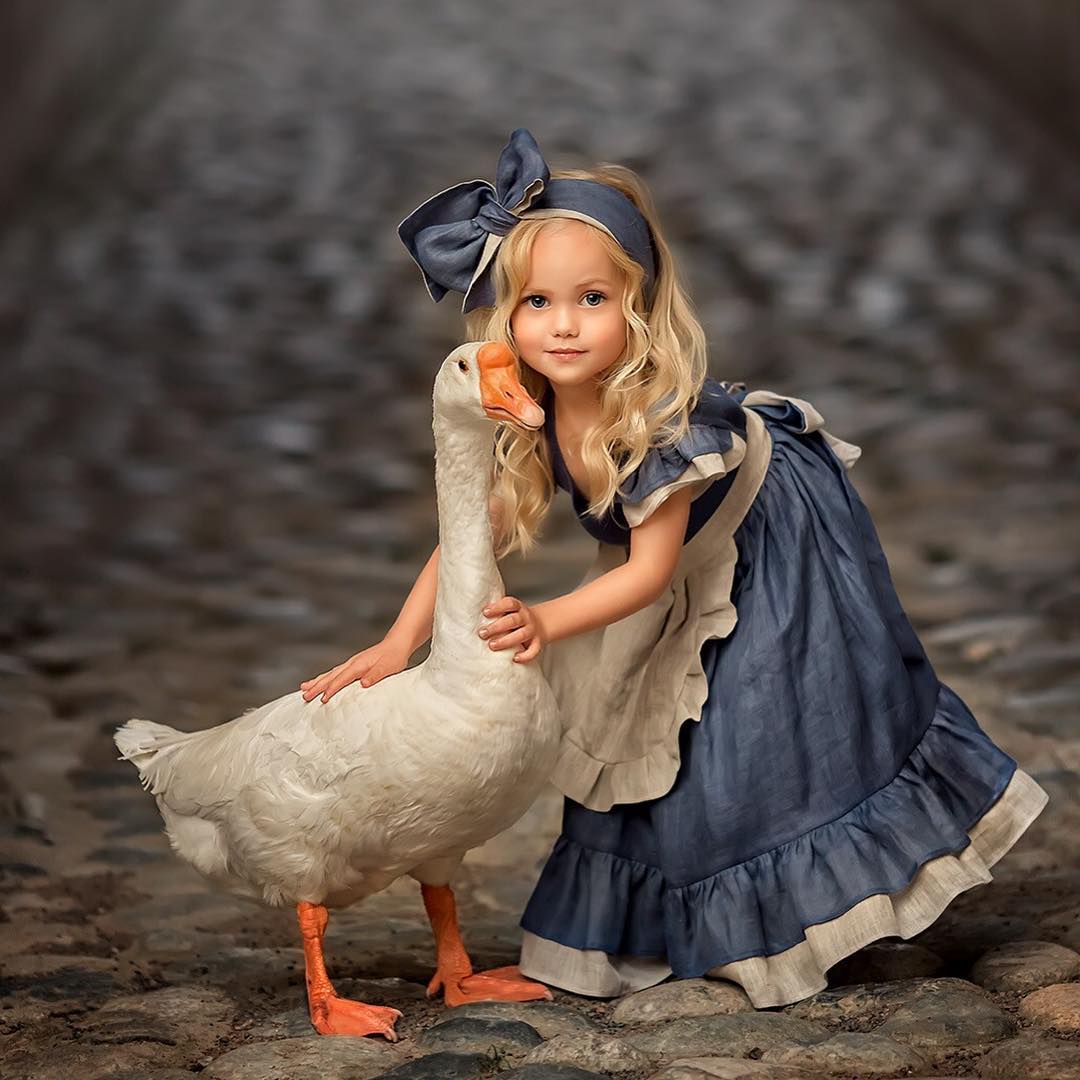 Pics బొమ్మ కాదు బేబీ... ఇన్‌స్టాగ్రామ్ మోస్ట్ క్యూట్ గర్ల్ వయోలా