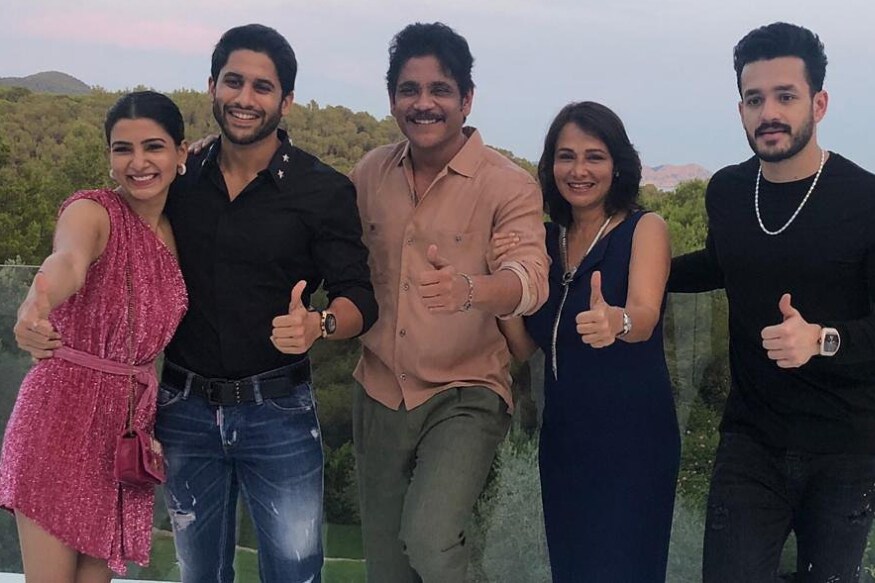 Nagarjuna birthday celebrations with his family and Samantha Akkineni goes very hot in Photo pk తెలుగు ఇండస్ట్రీలో మోస్ట్ ఫ్యామిలీ పర్సెన్ నాగార్జున. ఎప్పుడు ఏ అకెషన్ వచ్చినా కూడా ముందు కుటుంబంతోనే సెలెబ్రేట్ చేసుకుంటాడు ఈయన. ఇప్పుడు కూడా ఇదే చేసాడు. nagarjuna,nagarjuna birthday celebrations,nagarjuna twitter,nagarjuna samantha,nagarjuna samantha movies,samantha twitter,akkineni family photos,naga chaitanya nagarjuna samantha,nagarjuna akhil naga chaitanya,telugu cinema,నాగార్జున,నాగార్జున సమంత,నాగార్జున సమంత నాగ చైతన్య,నాగార్జున అఖిల్ అమల,తెలుగు సినిమా