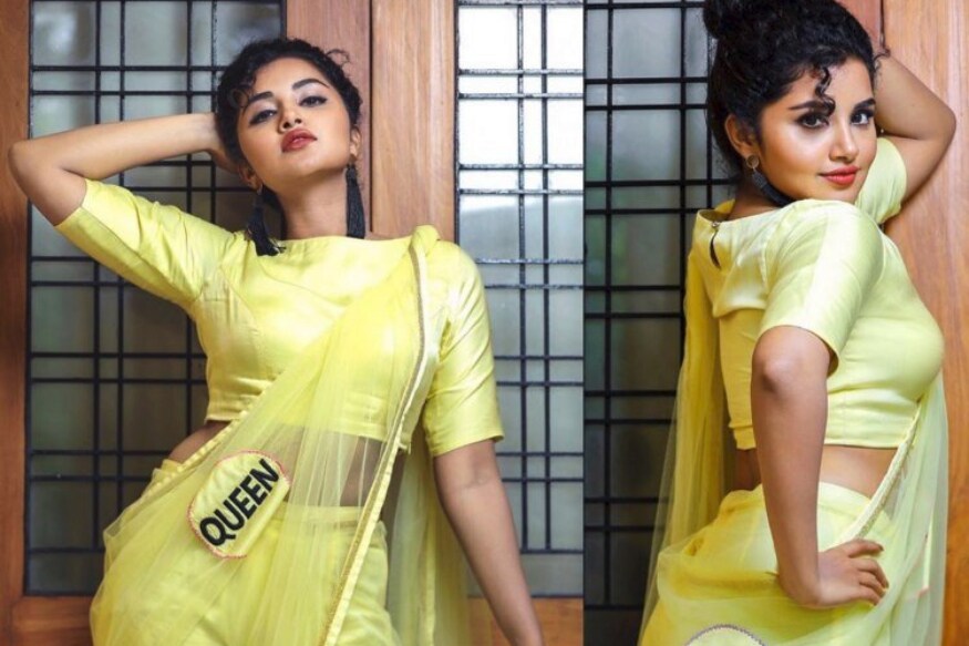 Anupama Parameawaran hot and cute hip movements in saree pics goes crazy pk ఇండస్ట్రీలో కొందరు హీరోయిన్లు ఉంటారు. వాళ్లకు అస్సలు అందాలు ఆరబోయడం ఇష్టం ఉండదు. కేవలం నటనతోనే వాళ్లు టాప్ ప్లేస్ చేరుకుంటారు. అందులో అనుపమ పరమేశ్వరన్ కూడా ఉంటుంది. Anupama Parameswaran,Anupama Parameswaran twitter,Anupama Parameswaran instagram,Anupama Parameswaran hip,Anupama Parameswaran saree,Anupama Parameswaran navel show,Anupama Parameswaran navel show in saree,Anupama Parameswaran twitter,Anupama Parameswaran instagram,Anupama Parameswaran photos,Anupama Parameswaran hot photos,Anupama Parameswaran navel,Anupama Parameswaran love t shirt,Anupama Parameswaran love,Anupama Parameswaran movies,telugu cinema,అనుపమ పరమేశ్వరన్,అనుపమ పరమేశ్వరన్ నడుము సోయగాలు,అనుపమ పరమేశ్వరన్ హాట్ ఫోటోస్,అనుపమ పరమేశ్వరన్ ట్విట్టర్,అనుపమ పరమేశ్వరన్ తెలుగు సినిమా