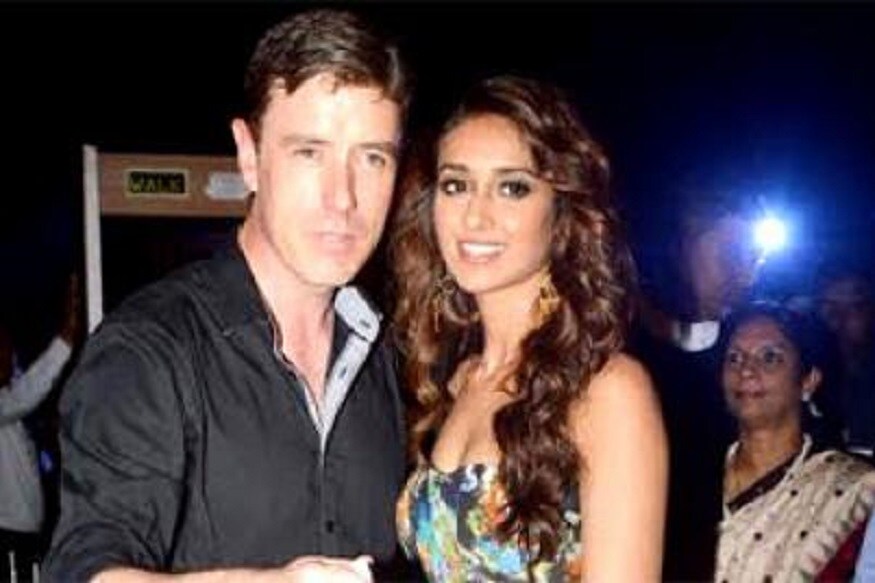 Hot beauty Ileana sensational comments about Sex life and says she will enjoy sex as workout pk సెక్స్ గురించి మాట్లాడటానికి చాలా మంది సిగ్గు పడుతుంటారు కానీ మన హీరోయిన్లకు మాత్రం అలాంటి భయాలు అస్సలు ఉండవు. మొహమాటాలను పూర్తిగా తీసి పక్కనబెట్టేస్తుంటారు. ఇప్పుడు ఇలియానా.. Ileana,ileana d'cruz,ileana d'cruz twitter,ileana d'cruz instagram,ileana d'cruz sex comments,ileana d'cruz sex life,ileana d'cruz movies,ileana d'cruz hot,ileana d'cruz hot images,ileana d'cruz hot stills,ileana d'cruz sex secrets,ileana d'cruz sex,ileana d'cruz sex scenes,ileana d'cruz movie stills,ileana d'cruz bikini stills,ileana d'cruz sex as workout,ileana d'cruz boyfriend,ileana d'cruz hot with boyfriend,ileana d'cruz andrew kneebone,telugu cinema,ఇలియానా,ఇలియానా సెక్స్,సెక్స్ లైఫ్,ఇలియానా సెక్స్ కమెంట్స్,తెలుగు సినిమా,ఇలియానా బాయ్ఫ్రెండ్