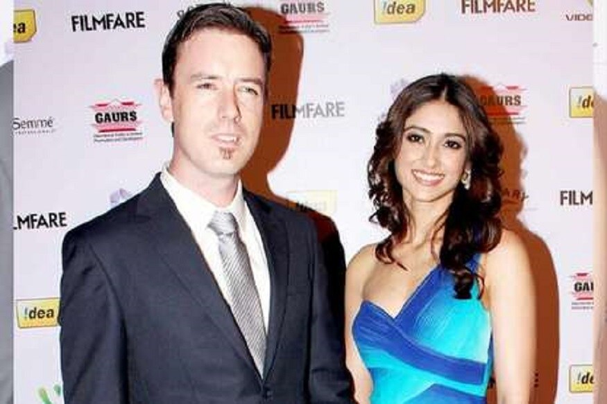 Ileana D cruz decided to commits suicide at one point of time in her life and here the stroy pk ఇలియానా డీక్రూజ్... ఈ పేరుకు ప్రత్యేకంగా పరిచయాలు అవసరం లేదు. 14 ఏళ్ల కింద దేవదాస్ సినిమాతో తెలుగు ప్రేక్షకులకు పరిచయమైన ఈ గోవా సుందరి ఆ తర్వాత చాలా సినిమాలు చేసింది. ileana dcruz,ileana dcruz twitter,ileana dcruz instagram,ileana dcruz hot,ileana dcruz suicide,ileana dcruz suicide news,ileana dcruz suicide story,ileana dcruz boyfriend name,ileana d'cruz,ileana,ileana d'cruz hindi dubbed movies,ileana songs,ileana d’cruz,ileana d'cruz fat,ileana d'cruz kiss,ileana d'cruz figure,ileana d'cruz bikini,ileana d'cruz fat body,ileana d'cruz husband,ileana d'cruz pregnant,ileana d'cruz body figure,ileana d'cruz (award winner),hot ileana,ileana kiss,ileana d cruz,ileana ileana,ileana movies,ఇలియానా,ఇలియానా సినిమాలు,ఇలియానా ఆత్మహత్య,ఇలియానా ఆత్మహత్యాయత్నం,తెలుగు సినిమా
