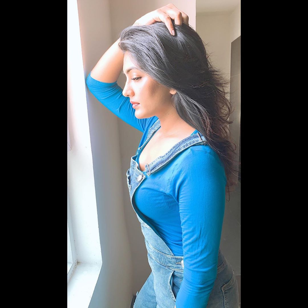 ఈషా రెబ్బా క్యూట్ ఫొటోస్ (Image : Insta/yourseesha)