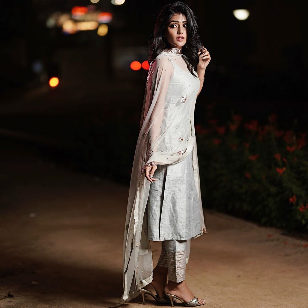 ఈషా రెబ్బా ఫొటోస్ (credit - insta - yourseesha)