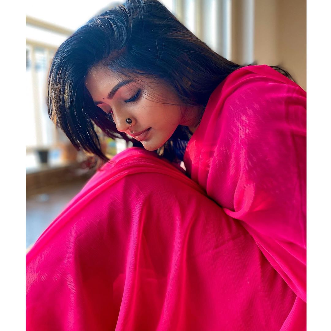 ఈషా రెబ్బా ఫొటోస్ (credit - insta - yourseesha)