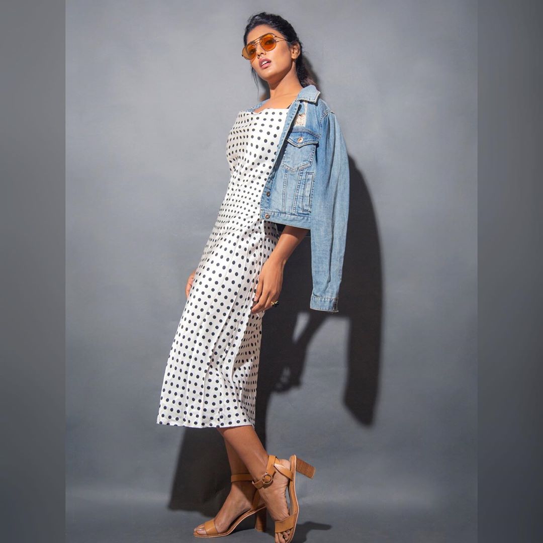 ఈషా రెబ్బా ఫొటోస్ (credit - insta - yourseesha)