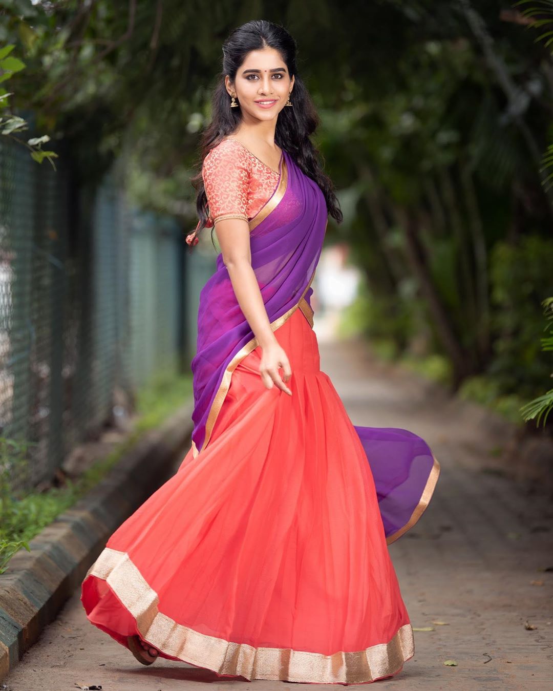 లంగా ఓణీలో అదరగొట్టిన నభా నటేష్ Photo: nabhanatesh/Instagram