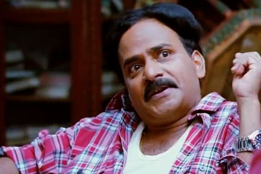  వేణు మాధవ్  |  వేణు మాధవ్ మరణం తెలుగు సినిమా పరిశ్రమకు తీరనిలోటే. ఈయన ఒకప్పుడు సంచలన సినిమాలతో దూసుకుపోయాడు. ఏడాదికి కనీసం 30 సినిమాలకు పైగా చేసిన రోజులు కూడా ఉన్నాయి. చిన్న వయసులోనే కన్నుమూయడం విషాదం. ఈయన వయసు 49 ఏళ్లు మాత్రమే. 1969లో జన్మించిన వేణు మాధవ్.. 4వ ఏట నుంచే మిమిక్రీ చేయడం మొదలు పెట్టారు. సినిమాల్లోనూ తనదైన శైలిలో నవ్వించారు.