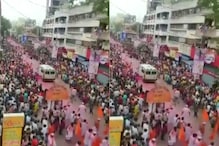 Video : నిమజ్జనవేళ అంబులెన్స్‌కు దారిచ్చిన జన సందోహం