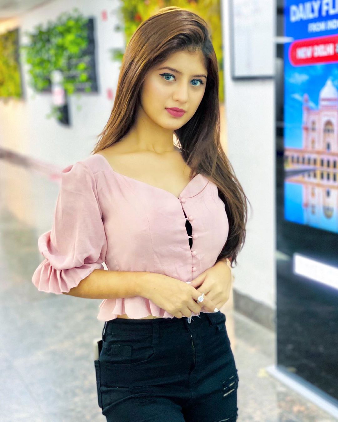  అరిష్ఫాఖాన్ ఫొటోస్ (credit - Insta - arishfakhan138 )