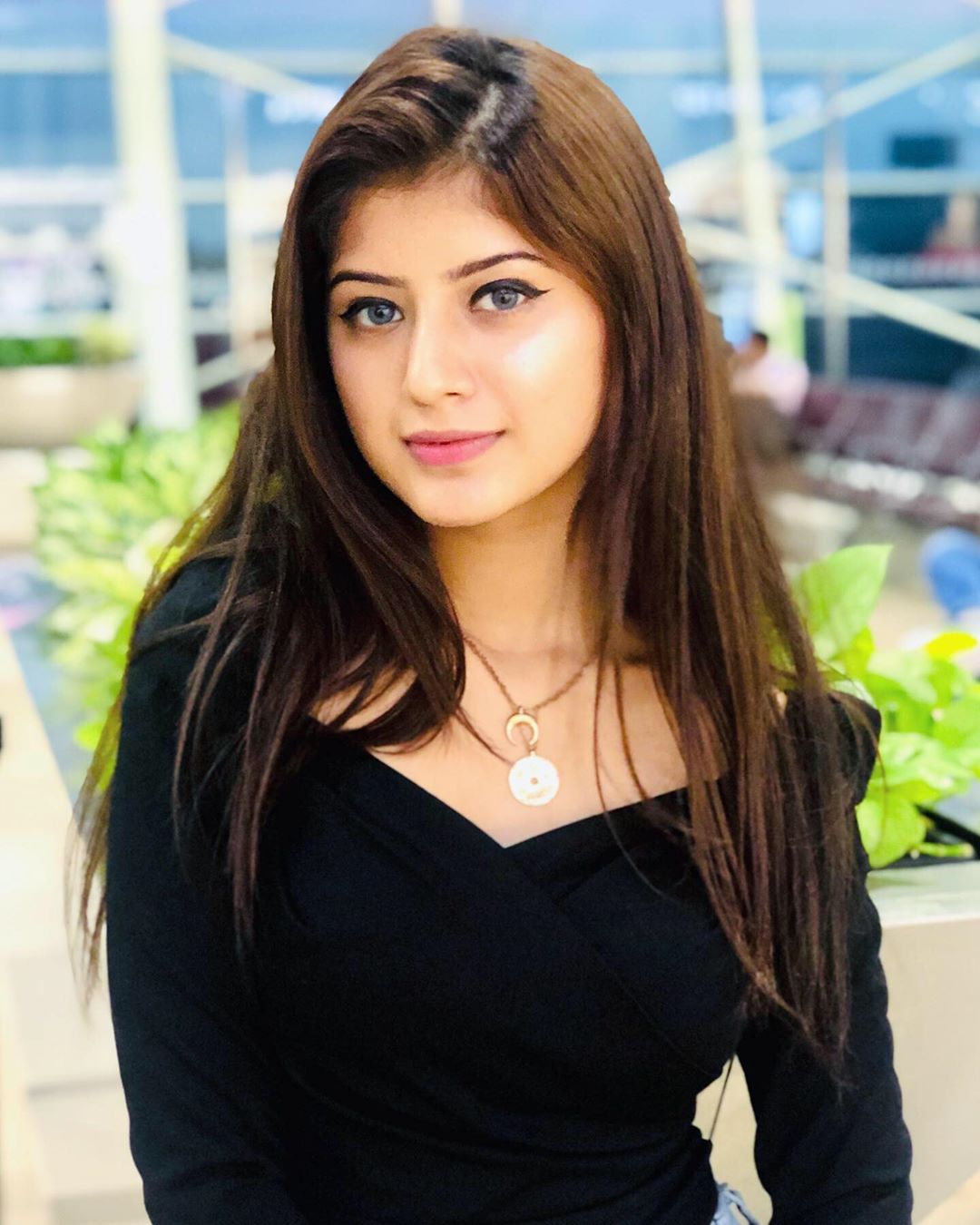  అరిష్ఫాఖాన్ ఫొటోస్ (credit - Insta - arishfakhan138 )