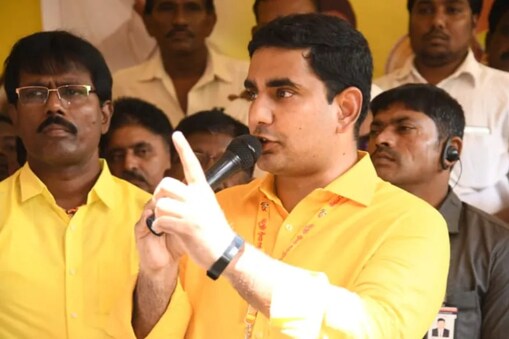 ఒకే రాజధాని, అభివృద్ధి వికేంద్రీకరణ టీడీపీ నినాదమని టీడీపీ జాతీయ ప్రధాన కార్యదర్శి, మాజీమంత్రి నారా లోకేశ్ అన్నారు. న్యాయస్థానాల్లో ప్రజల ఆకాంక్షలకు న్యాయం జరుగుతుందని ఆయన ధీమా వ్యక్తం చేశారు. ప్రజా రాజధాని అమరావతిని పరిరక్షించుకుని తీరుతామని తెలిపారు. 