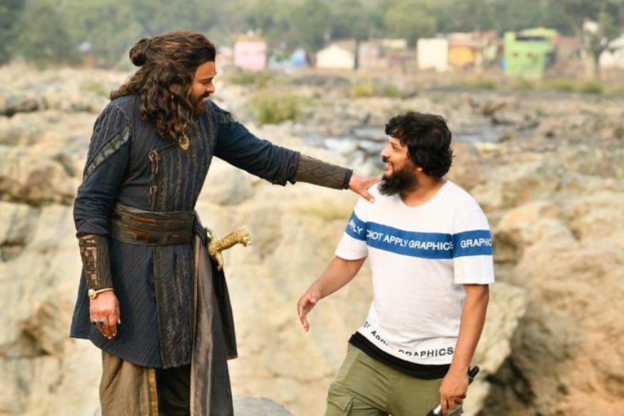 సైరా షూటింగ్లో చిరంజీవితో డైరెక్టర్ సురేందర్ రెడ్డి (surender reddy chiranjeevi)