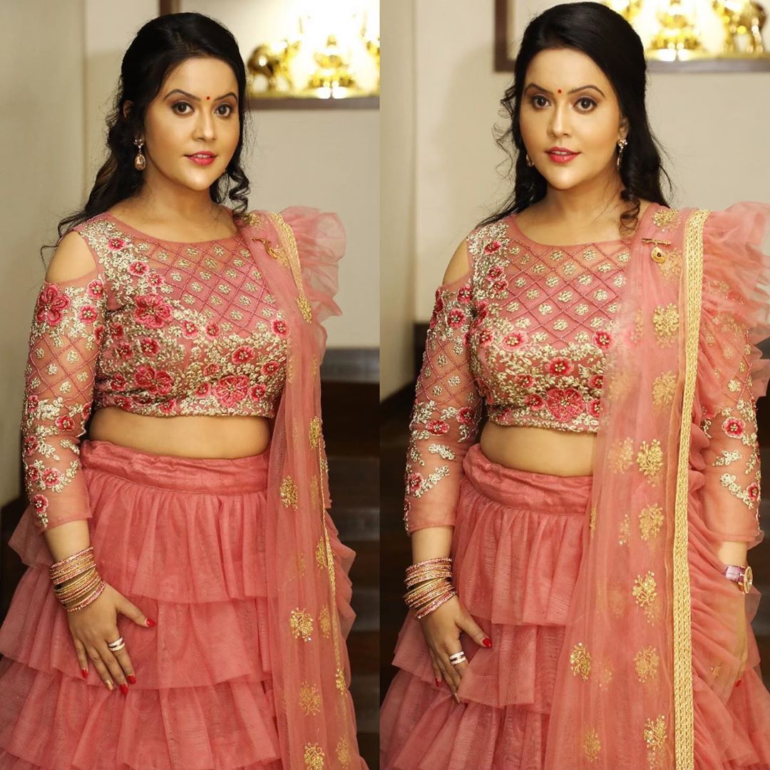 అమృతా ఫడ్నవీస్ ఫొటోస్ (credit - insta - amruta.fadnavis)