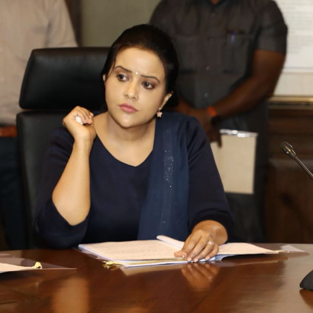 అమృతా ఫడ్నవీస్ ఫొటోస్ (credit - insta - amruta.fadnavis)