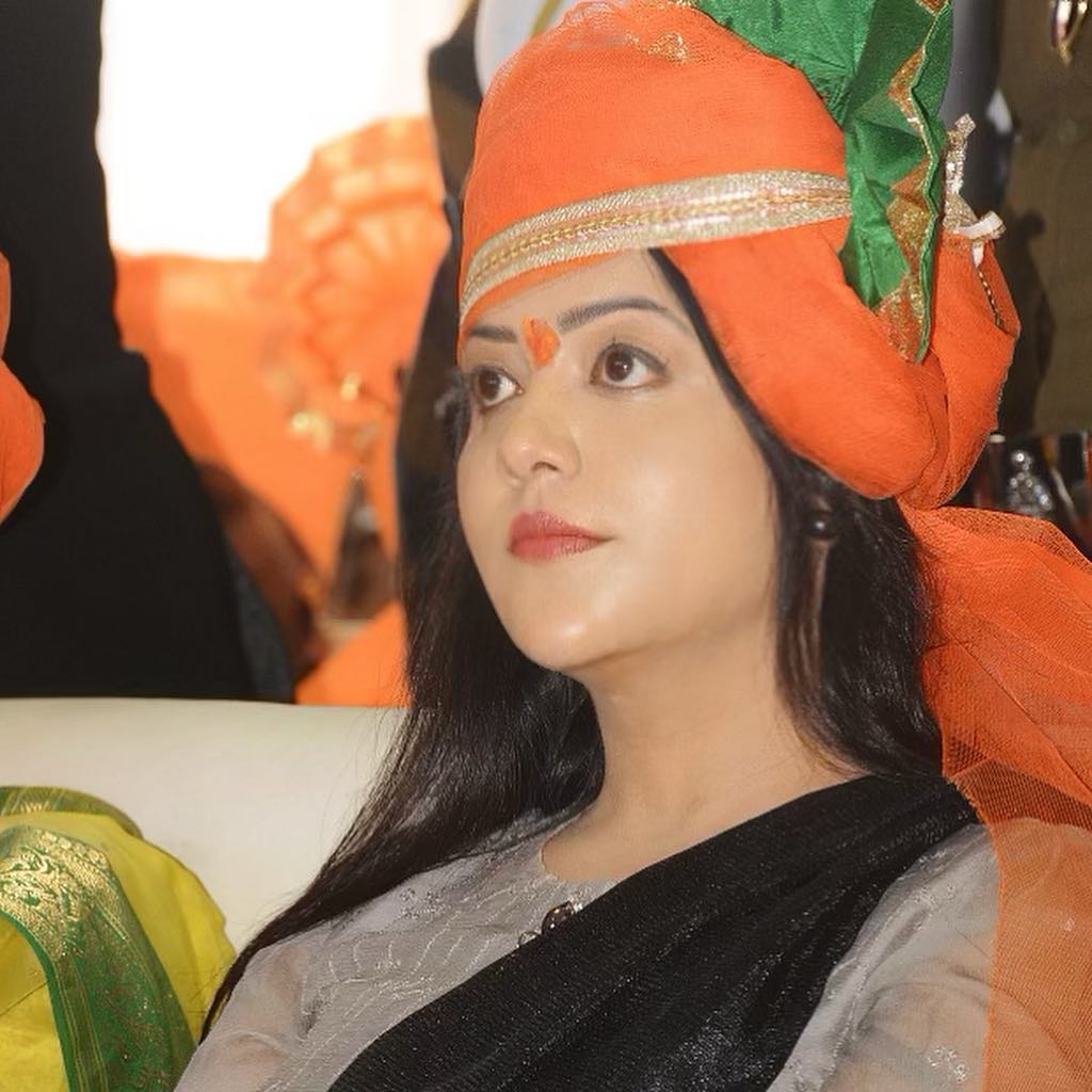 అమృతా ఫడ్నవీస్ ఫొటోస్ (credit - insta - amruta.fadnavis)