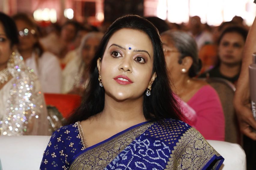 అమృతా ఫడ్నవీస్ ఫొటోస్ (credit - insta - amruta.fadnavis)