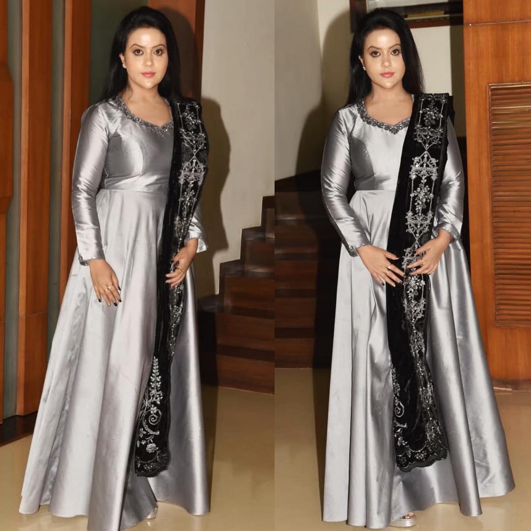 అమృతా ఫడ్నవీస్ ఫొటోస్ (credit - insta - amruta.fadnavis)
