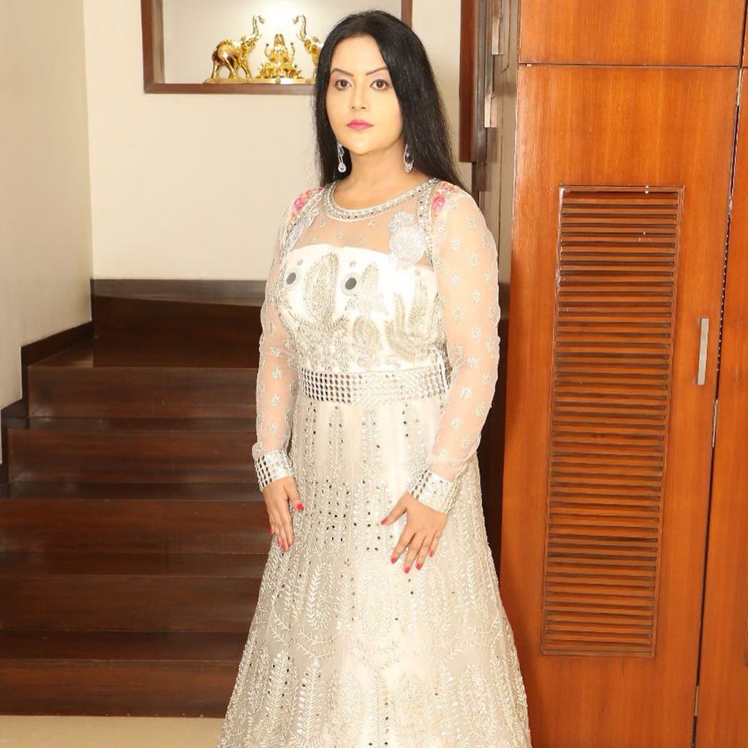 అమృతా ఫడ్నవీస్ ఫొటోస్ (credit - insta - amruta.fadnavis)