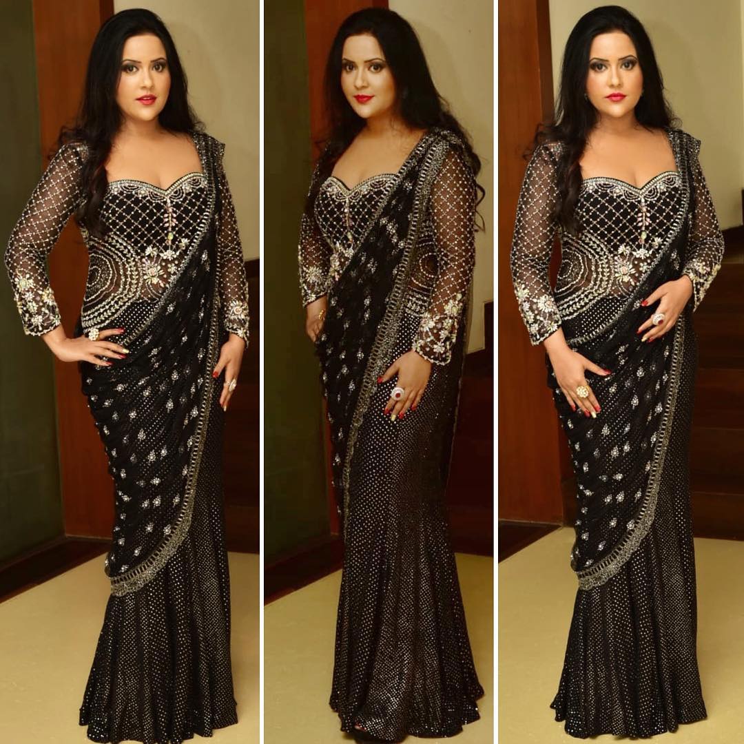 అమృతా ఫడ్నవీస్ ఫొటోస్ (credit - insta - amruta.fadnavis)