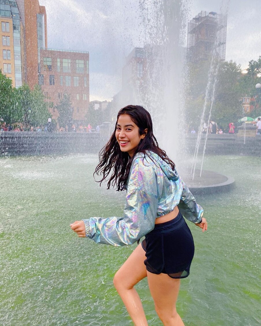  జాన్వీ కపూర్ ఫోటోస్ Photo: janhvikapoor/Instagram
