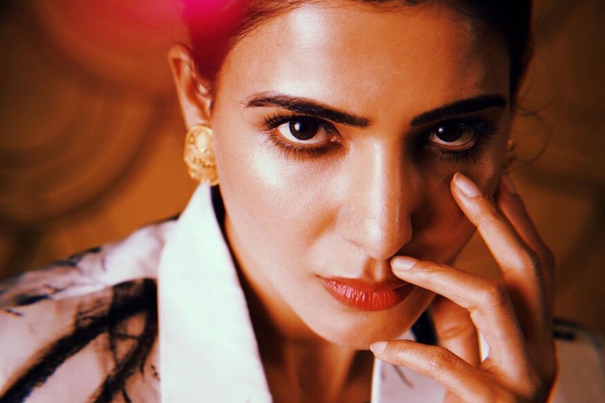 Samantha Akkineni ready for bold scenes in the movies if script demands and Naga Chaitanya got shocked with decision pk సమంత అక్కినేని.. ఈ పేరుకు ప్రత్యేకంగా పరిచయం అవసరం లేదు. పెళ్లి తర్వాత హీరోయిన్లకు లైఫ్ ఉండదు.. కెరీర్ క్లోజ్ అని సౌత్ ఇండస్ట్రీలో ఉన్న నానుడిని పూర్తిగా తుడిచి పెట్టేసింది అక్కినేని కోడలు. Samantha akkineni,samantha akkineni twitter,samantha akkineni cleavage show,samantha akkineni cleavage,samantha sexy photos,samantha bold images,samantha akkineni hot cleavage show,nagarjuna serious on samantha akkineni,samantha hot photos,samantha naga chaitanya,samantha bikini photos,సమంత అక్కినేని,సమంత న్యూ ఫోటోస్,సమంత అక్కినేని బికినీ,సమంత హాట్ ఫోటోస్,సమంతపై నాగార్జున అసహనం,తెలుగు సినిమా,సమంత పార్టీ హాట్ ఫోటోస్,